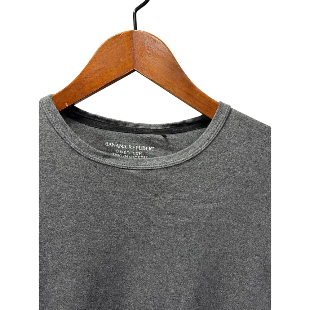 Banana Republic T-Shirt sz XL Luxe Performance Touch NWOT #K210